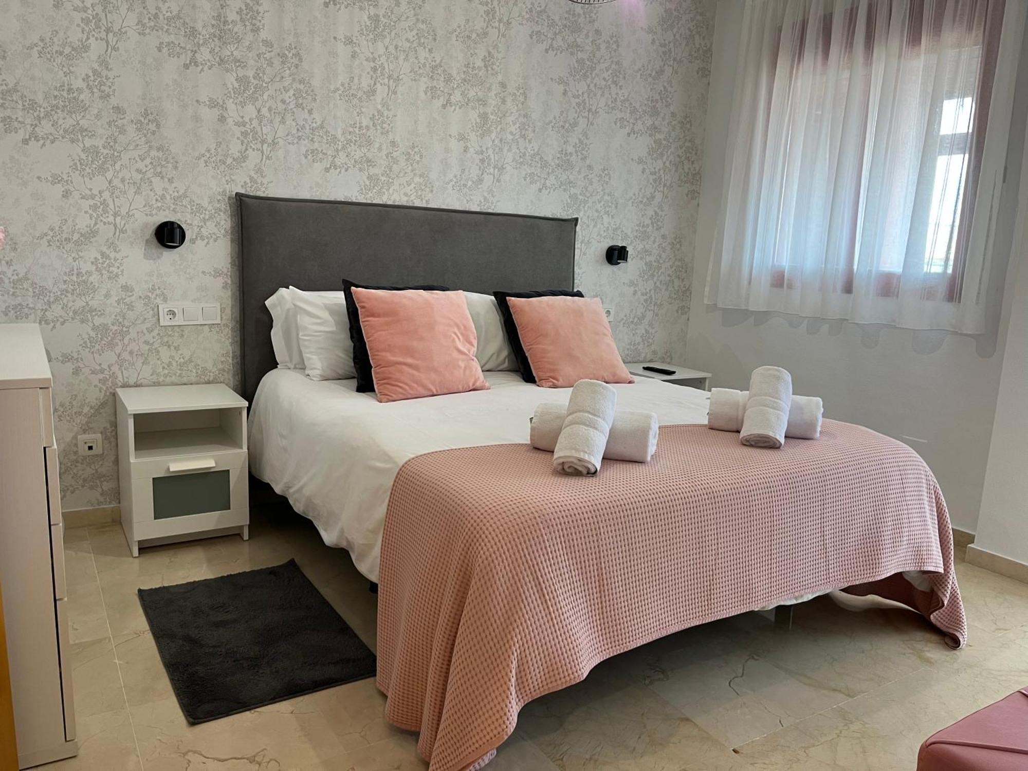 Malaga Estacion Ave Playa Apartment Exterior photo